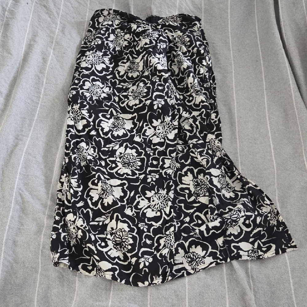 Buffalo David Bitton Black and White Floral Maxi Skirt